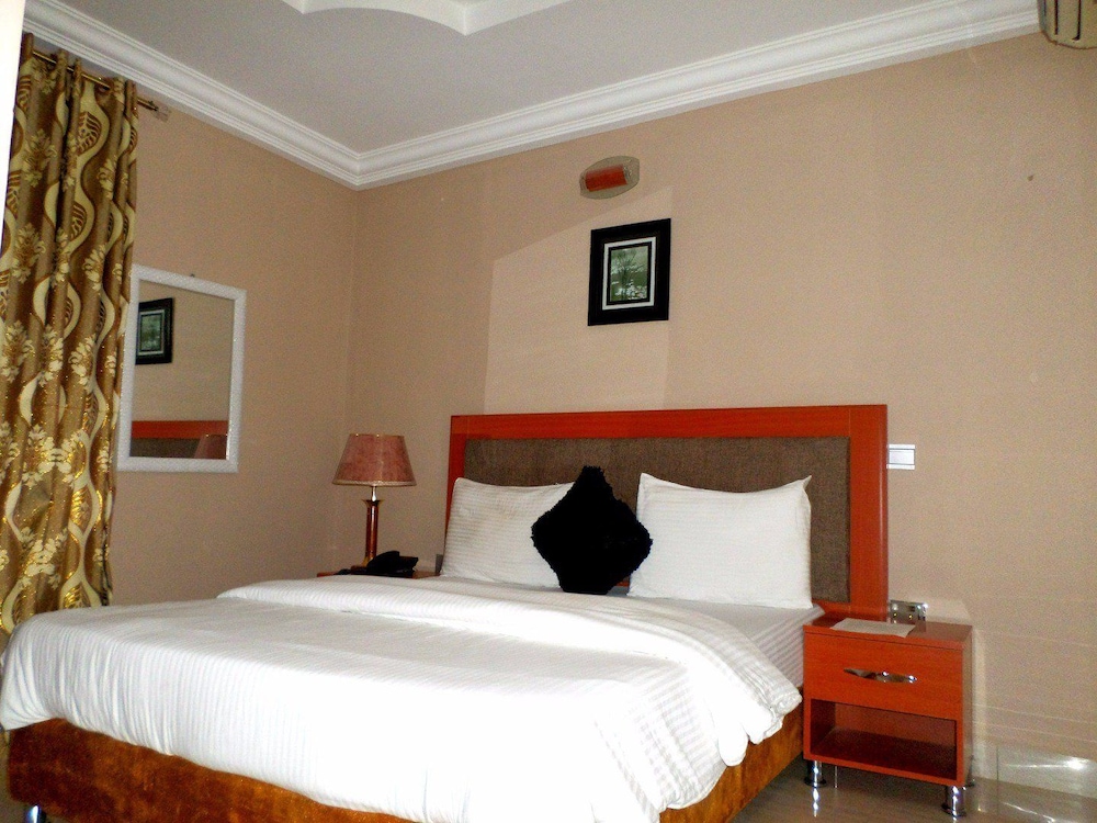 STANDARD, DOUBLE BED