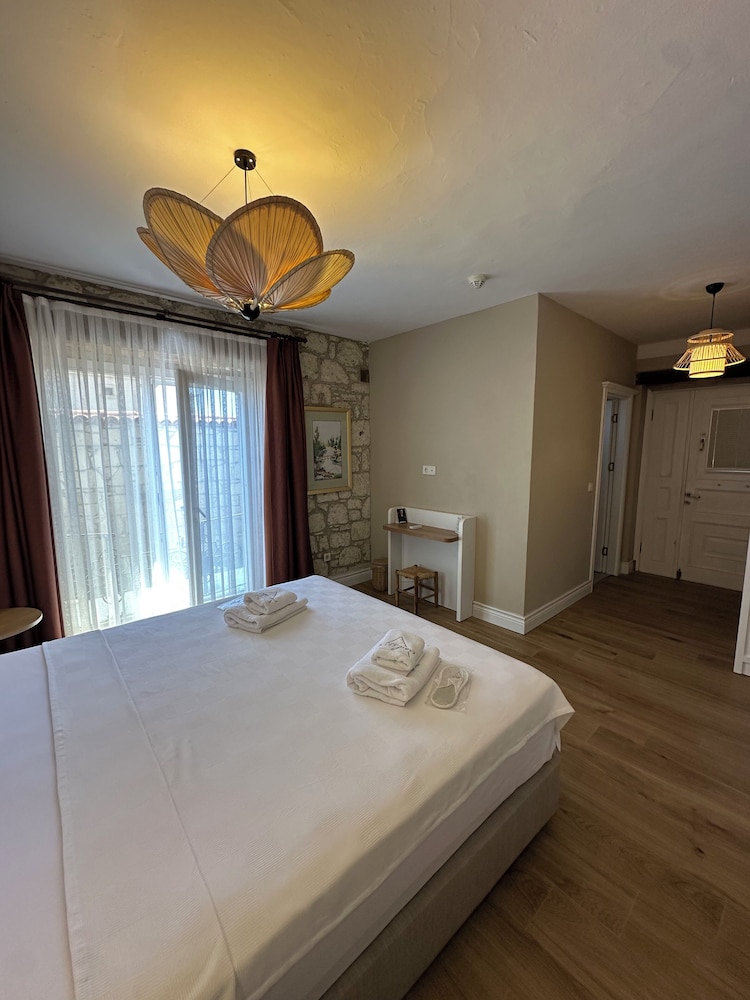 Vodina Hotel 5/50