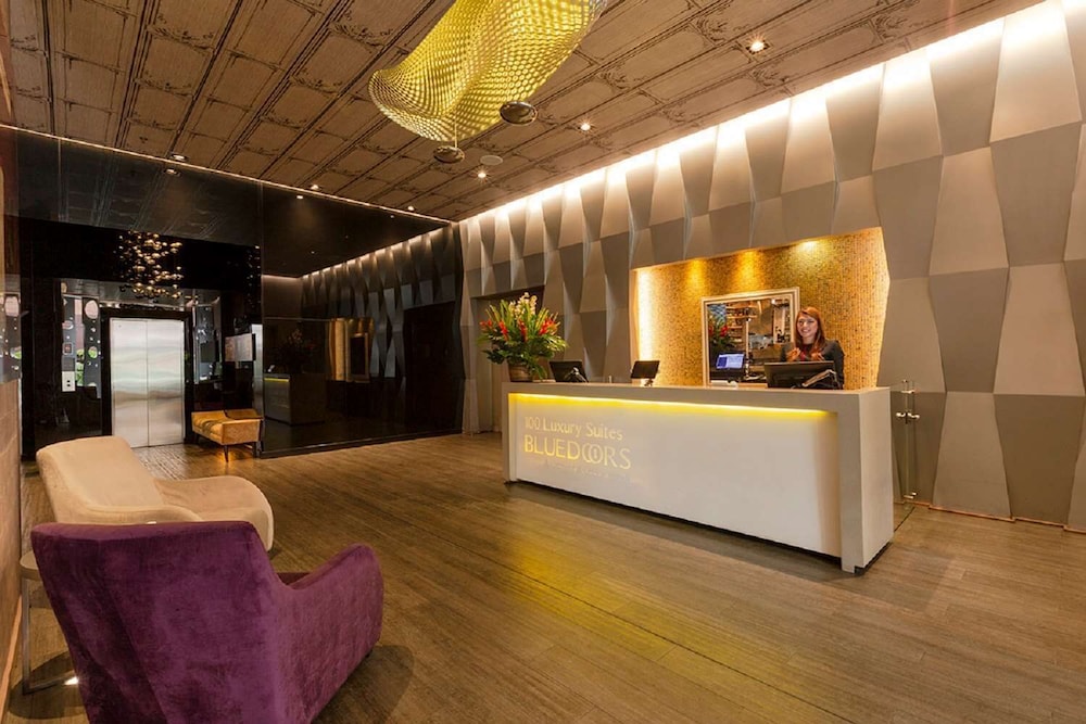 100 Luxury Suites By Preferred 11/76
