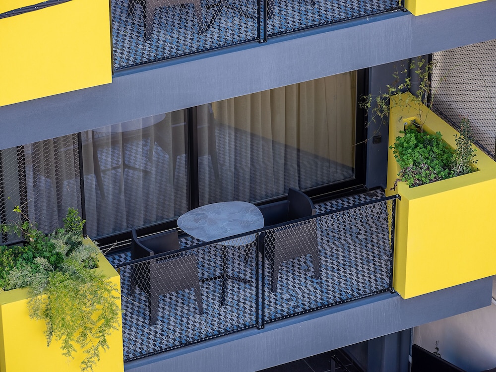3 Pines Design Living 38/50