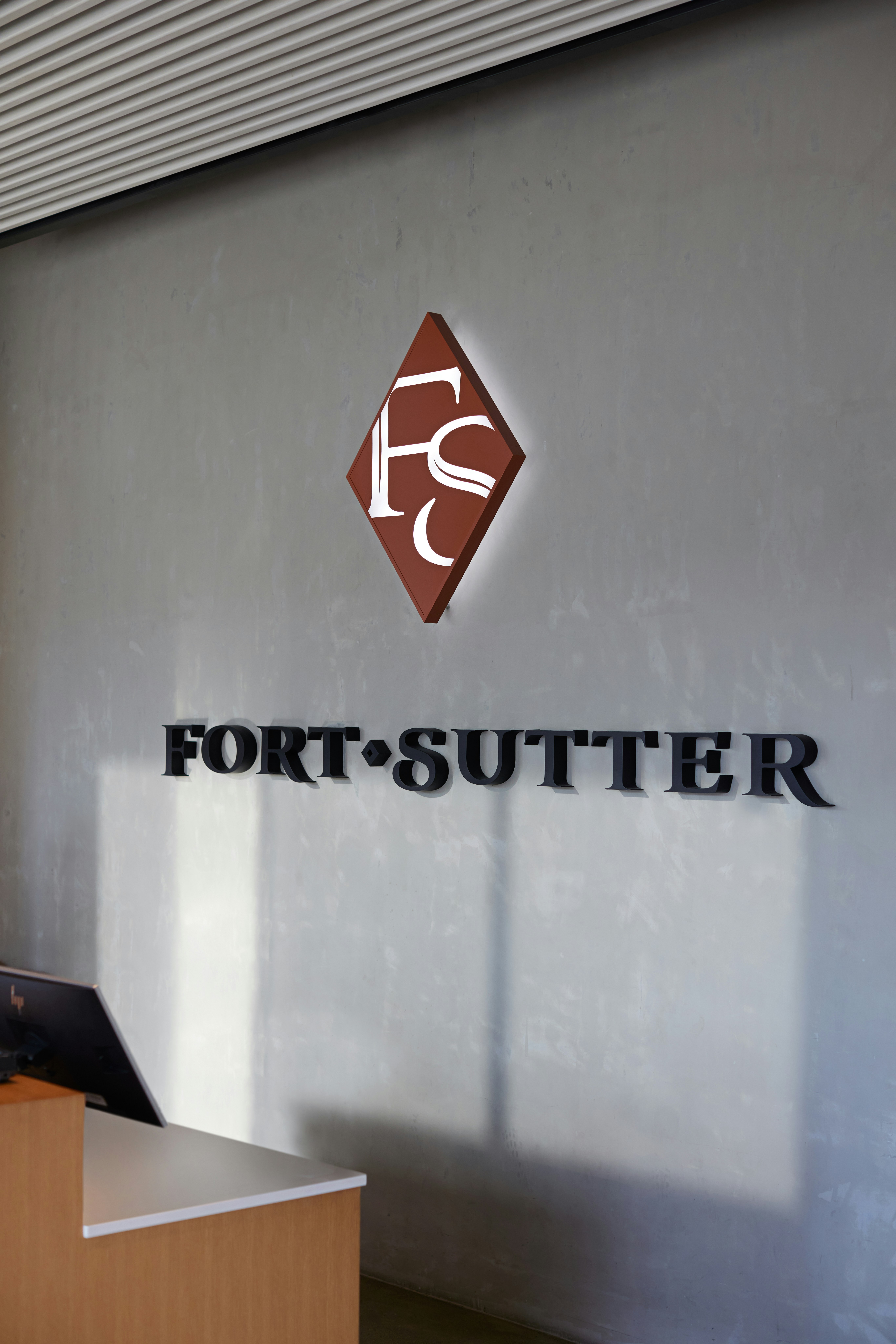The Fort Sutter Sacramento Tapestry Collection By Hilton 17/77