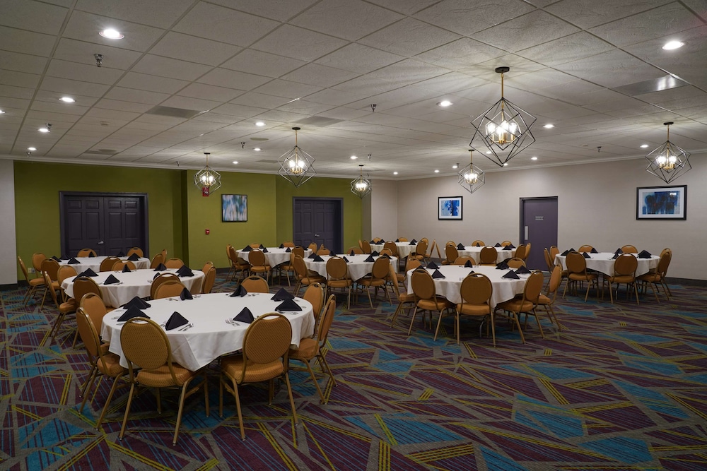Best Western Plus Morristown Conference Center 39/45