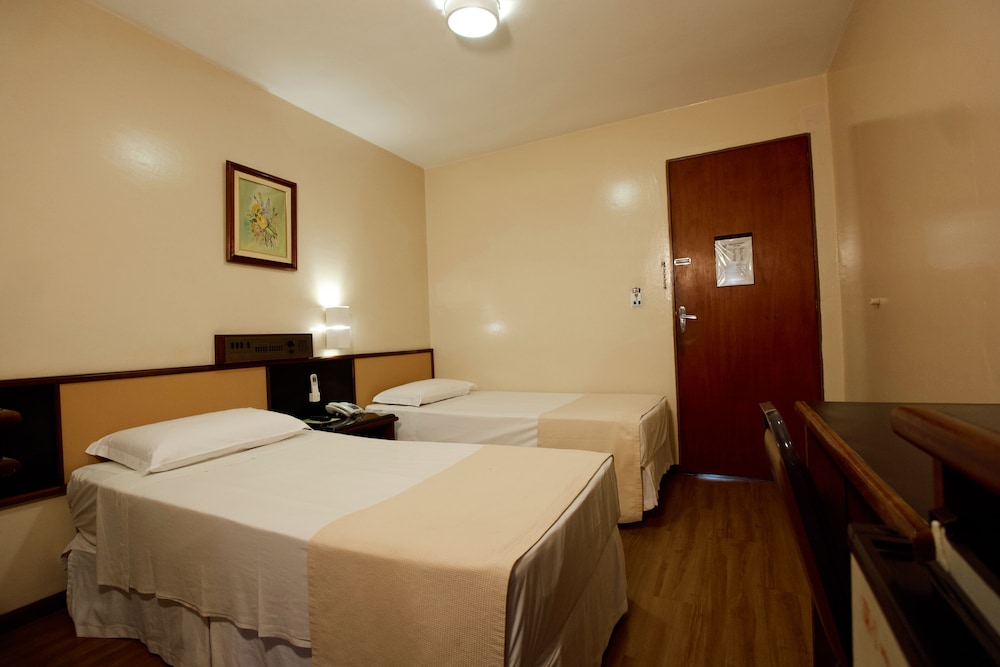 LIRA HOTEL 29/63