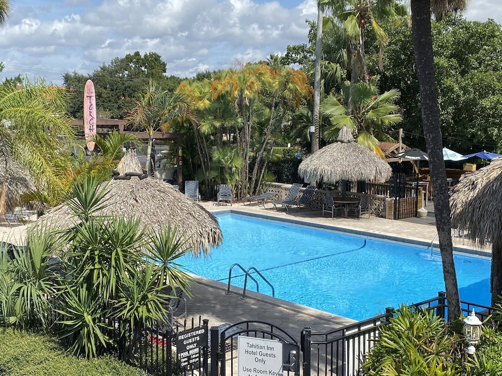 Tahitian Inn Spa 40/64