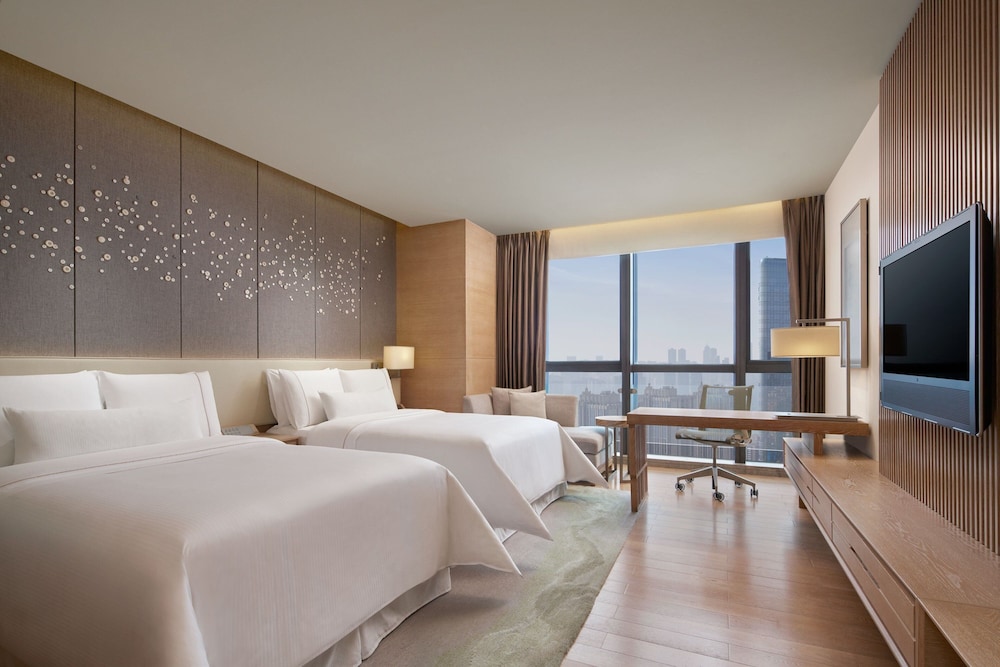 غرفة ديلوكس تنفيذية بسريرين منفصلين، The Westin Chongqing Liberation Square 3/6