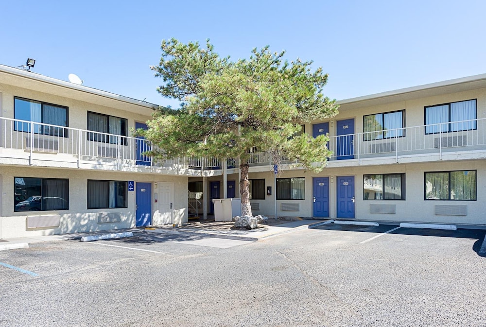 Motel6 Carson City, NV 6/66