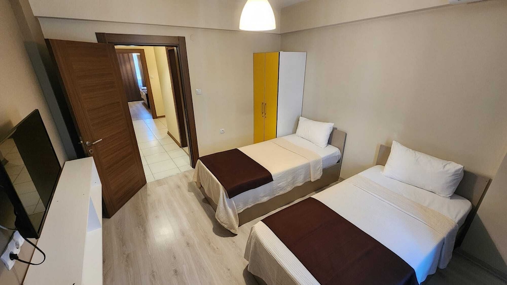 Moda Hotel 24/50