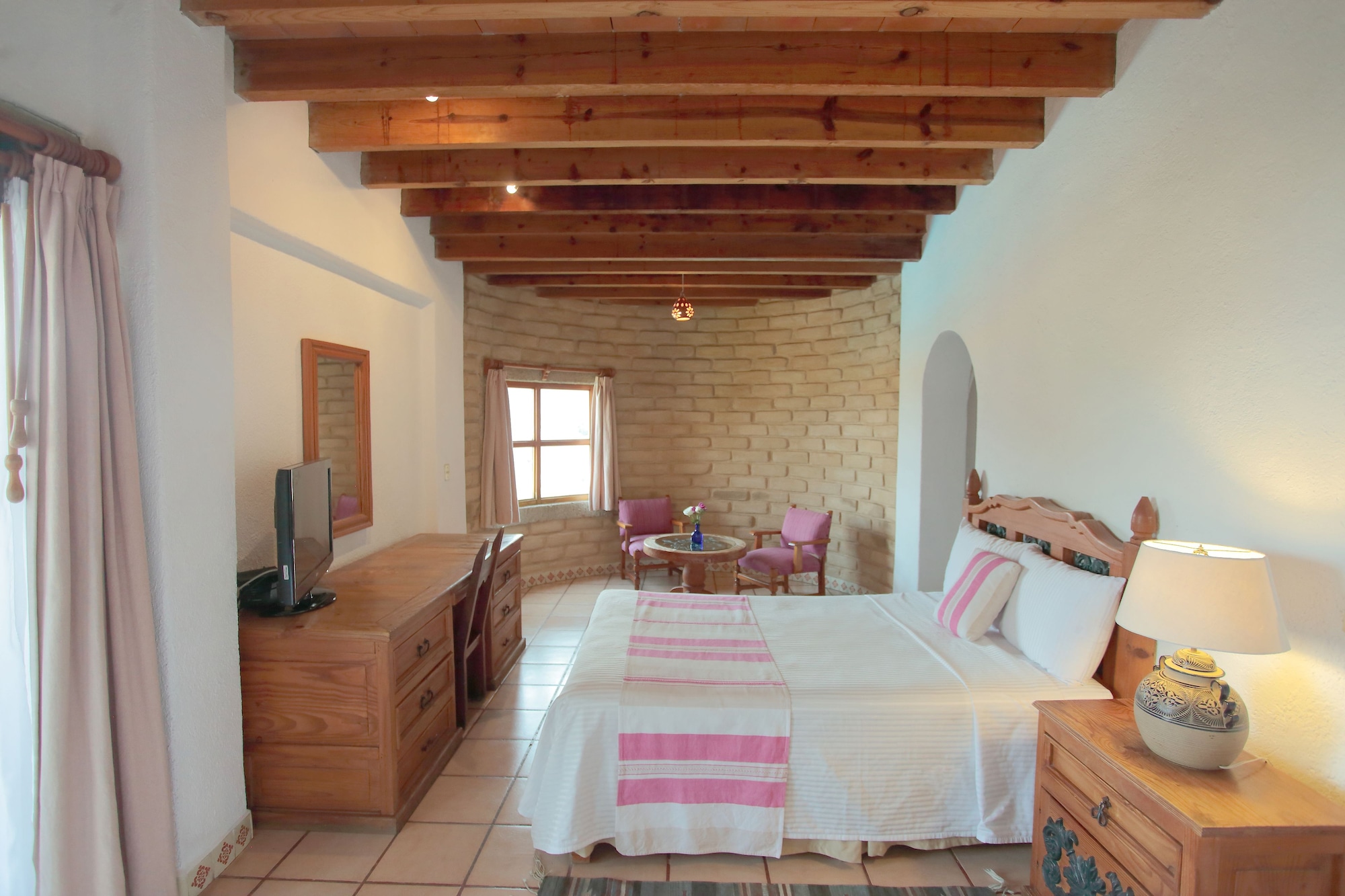 جناح جونيور بسريرين مزدوجين بشرفة بإطلالة، Posada Del Tepozteco Hotel 3/9