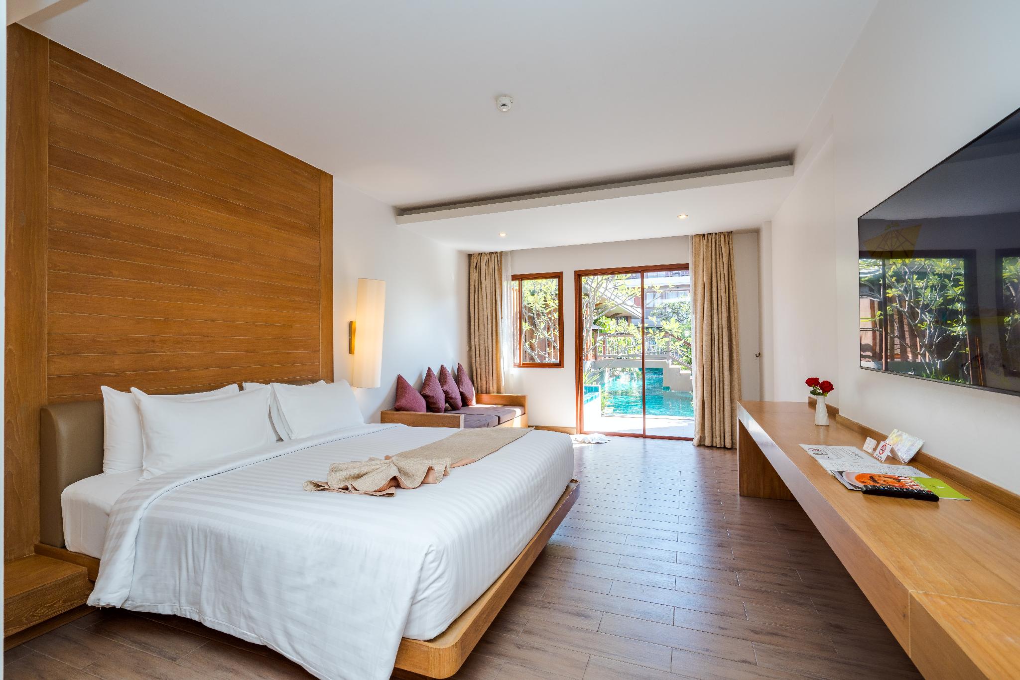 Room, Hot Tub, Pool Access