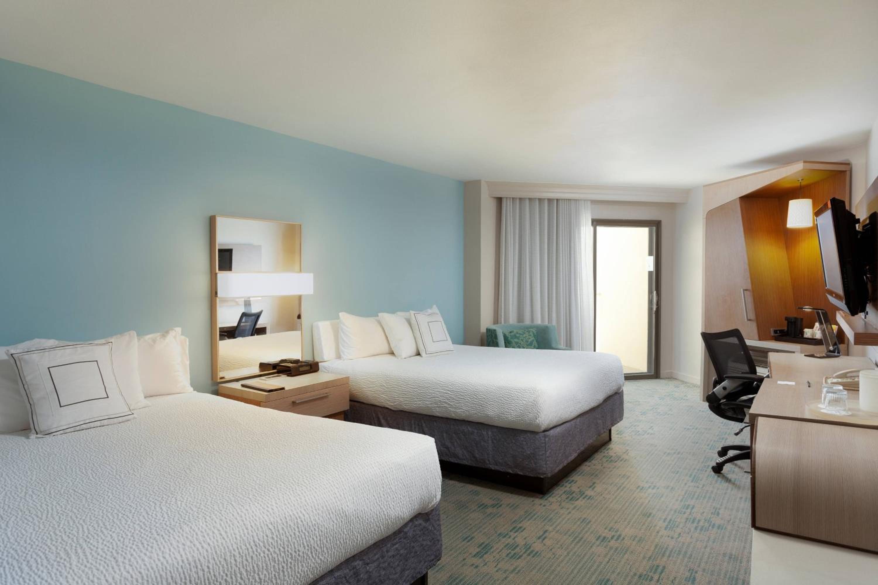Room, 2 Queen Beds, Pool and Ocean View, High Floor