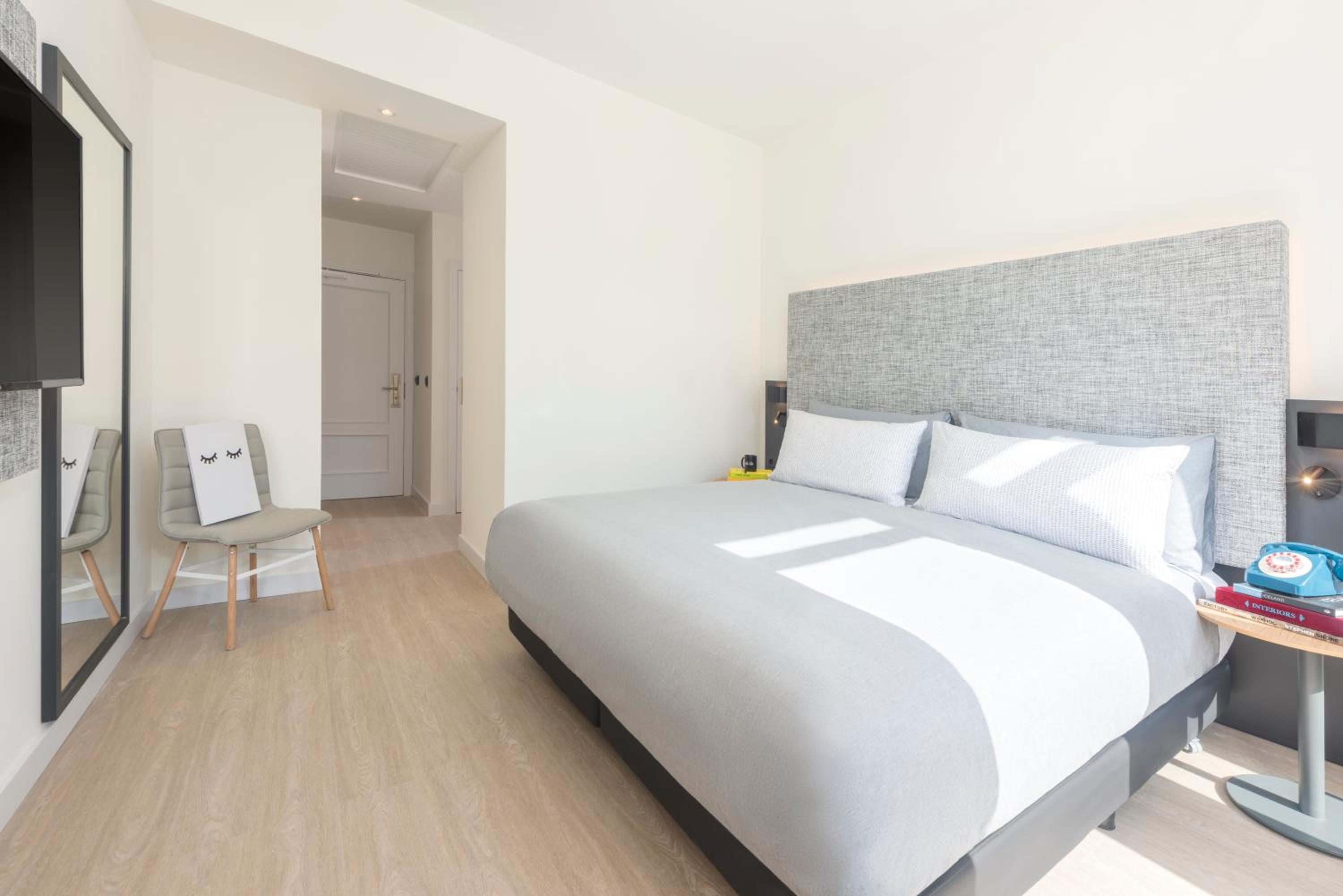 Connecting, Innside, Studio, King Bed, with View