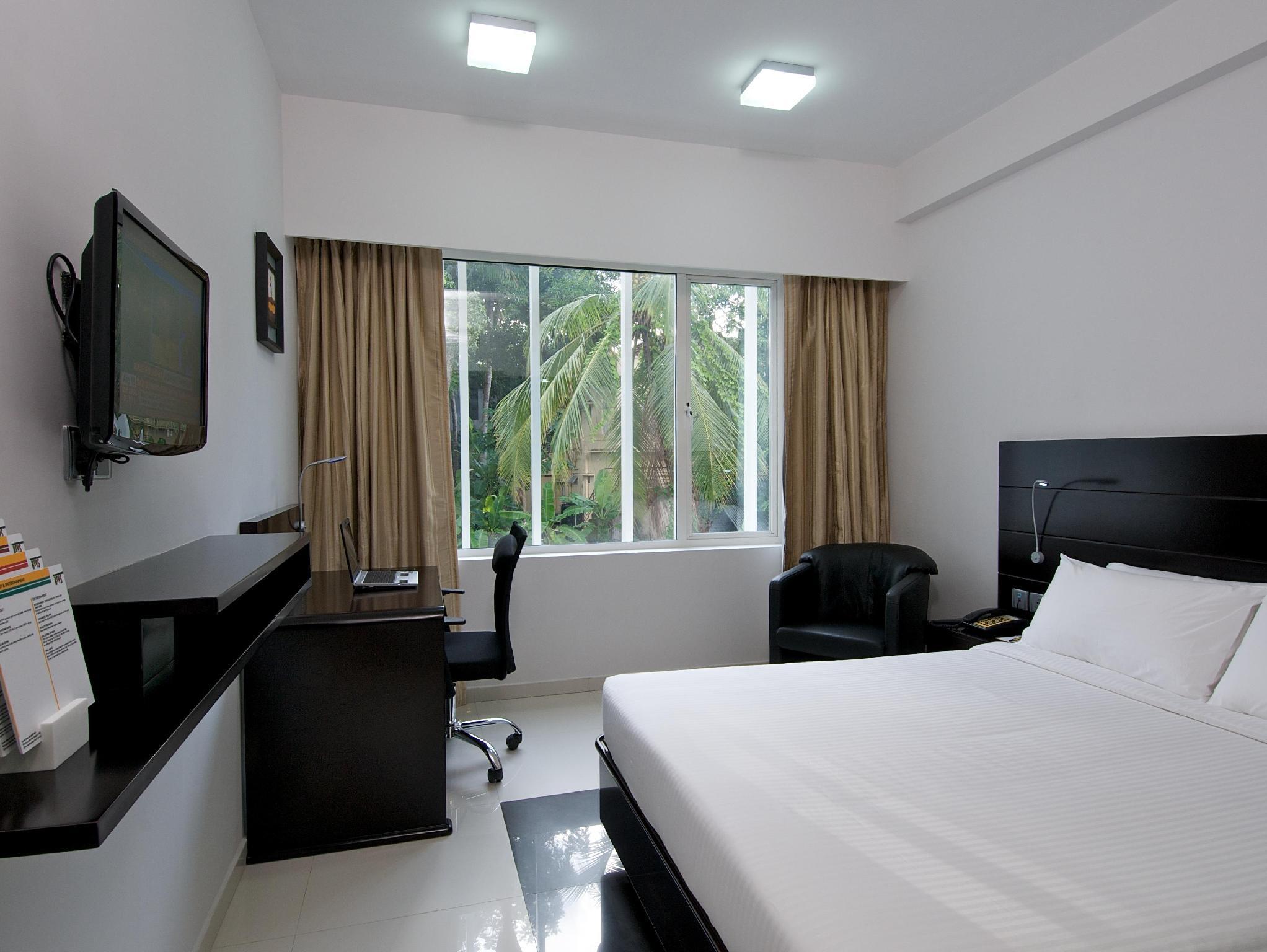 Key, Queen Bed