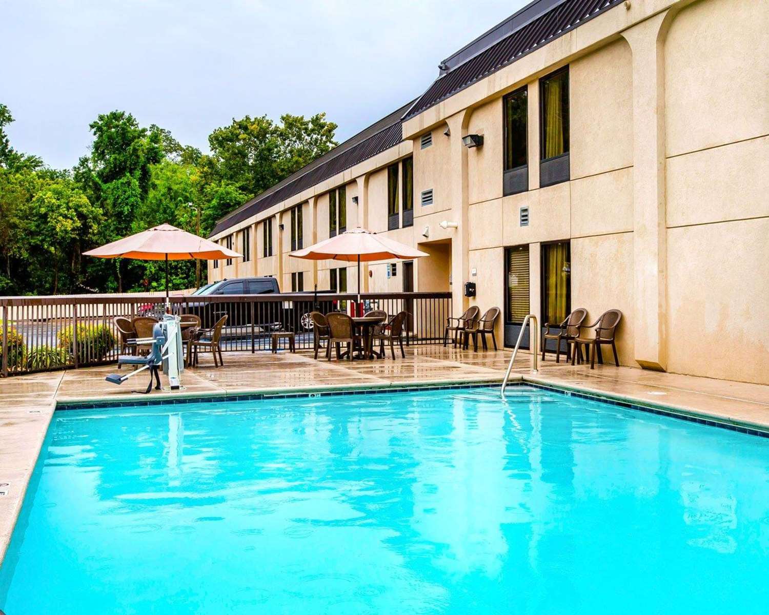 Clarion Inn Near Lookout Mountain photo3