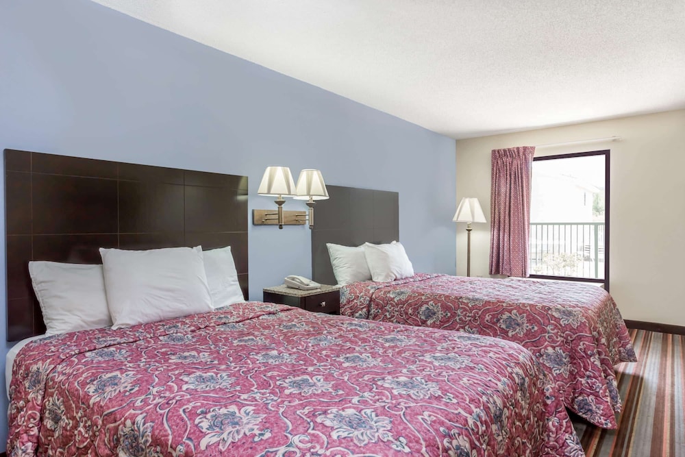 Days Inn by Wyndham Sanford 12/25