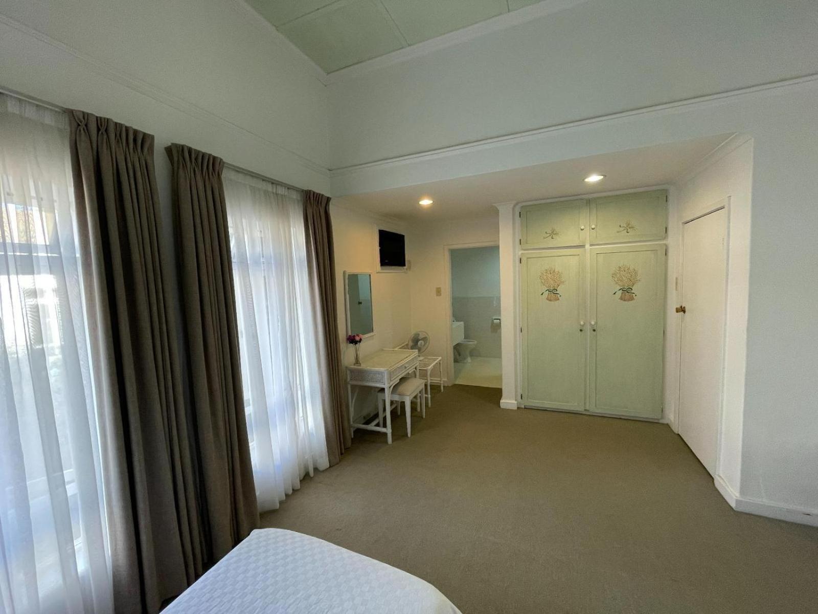 Samoa Hotel 10/20