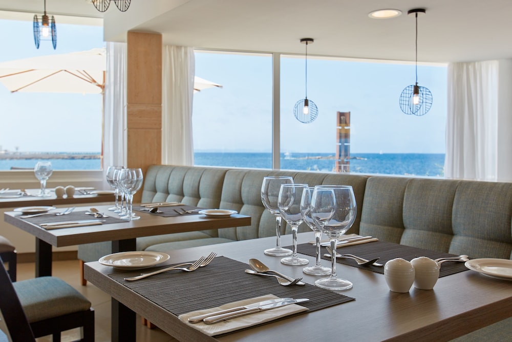 Universal Hotel Cabo Blanco Adults Only 45/75