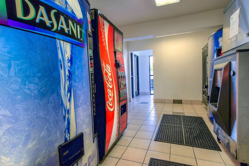 Motel6 Stanton, CA - Anaheim West 50/60