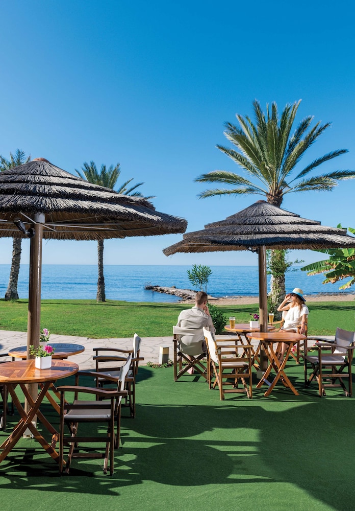 Constantinou Bros Athena Beach Hotel 71/75