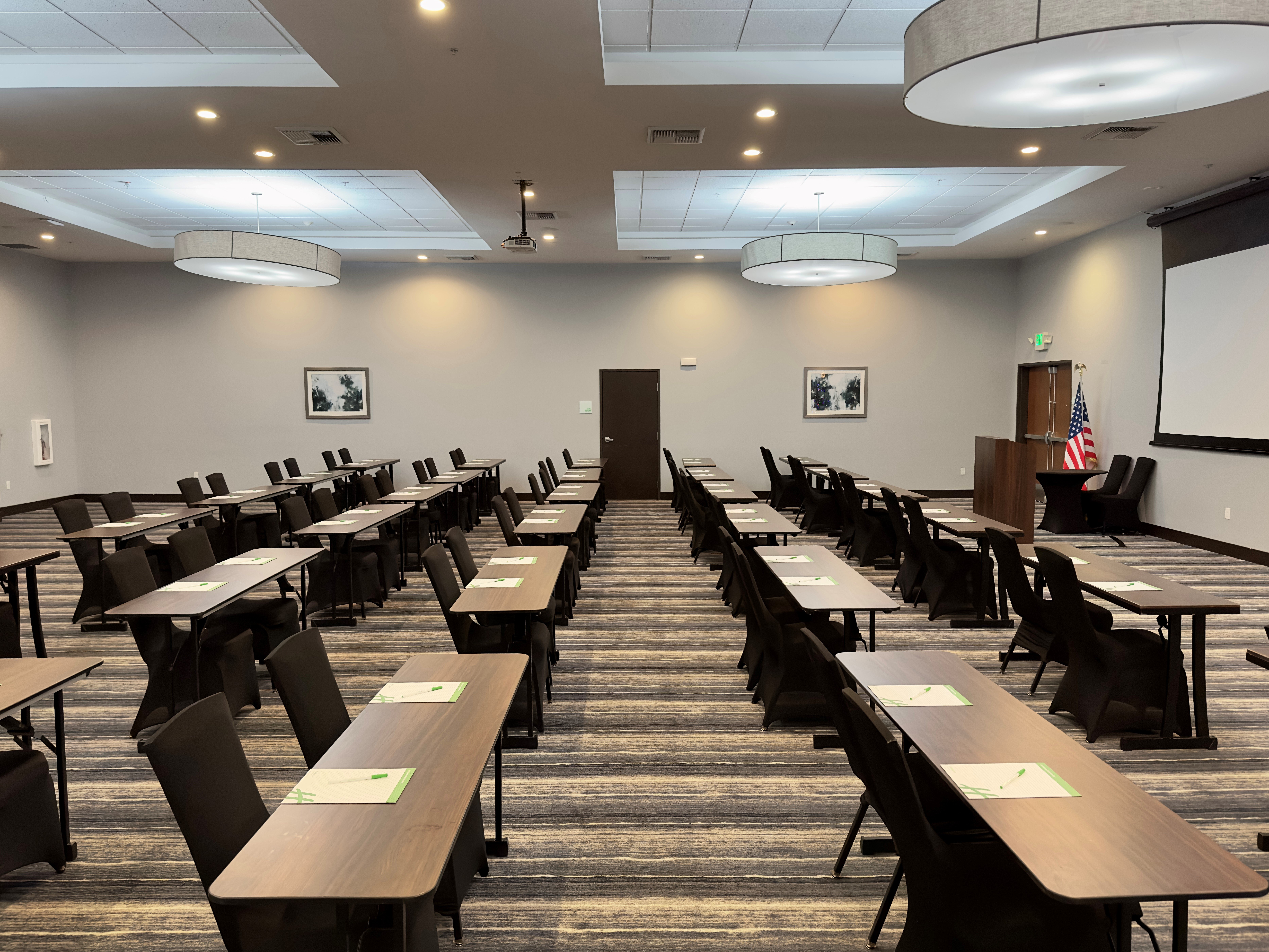 Holiday Inn Carlsbad 57/73