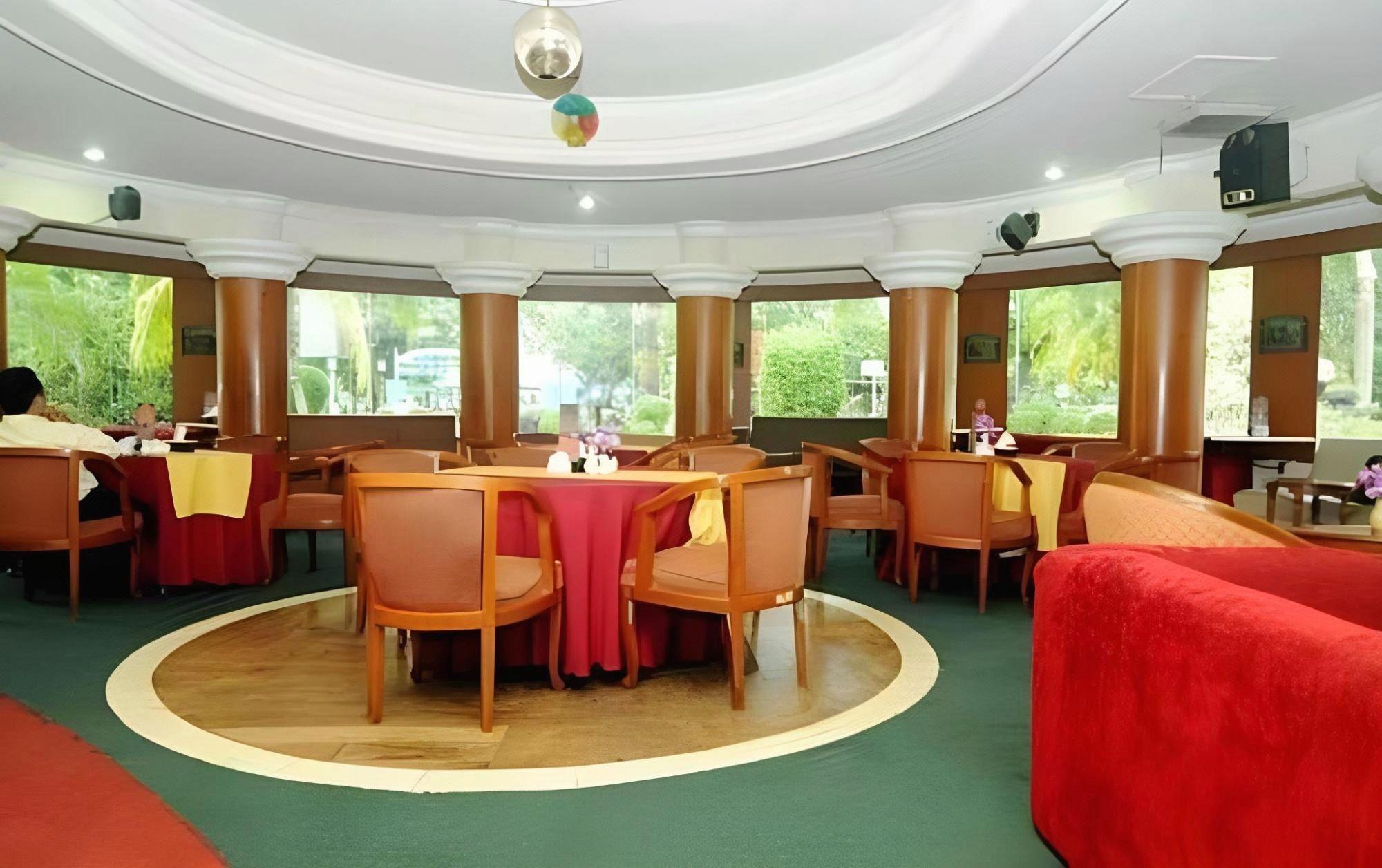 Swarna Dwipa Hotel 32/54