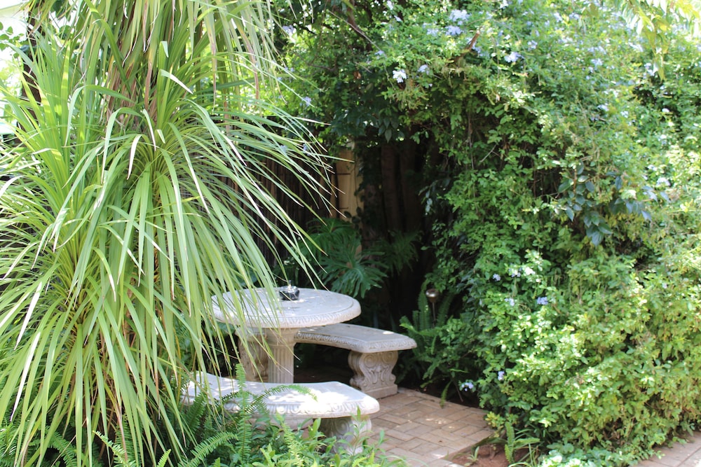 Ukarimu Guest House 26/36