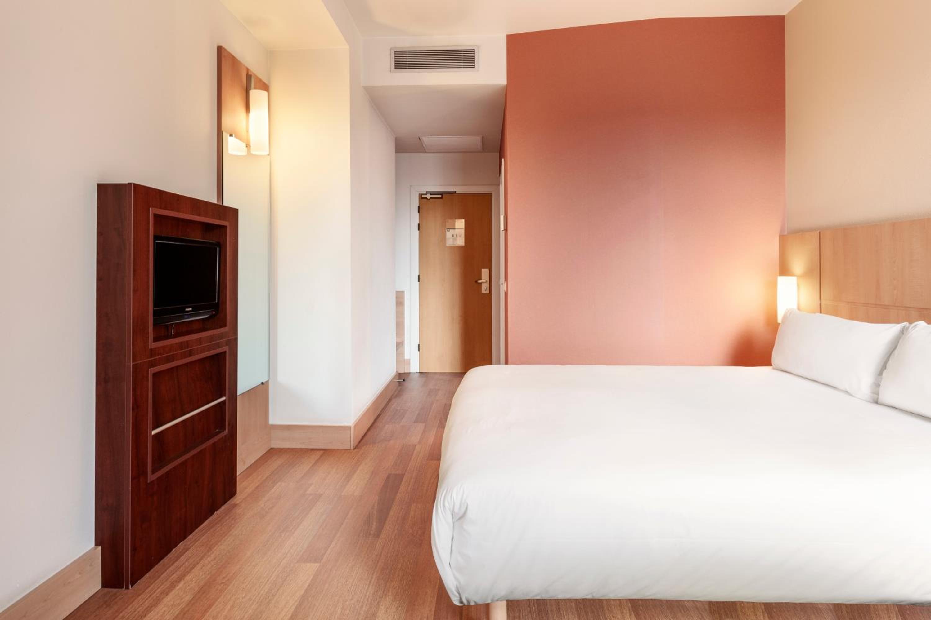 Room, Queen Bed