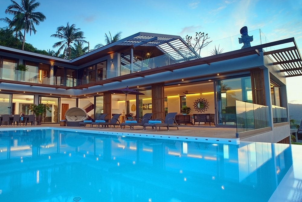 Luxury Villa Crystal Blue 2/21