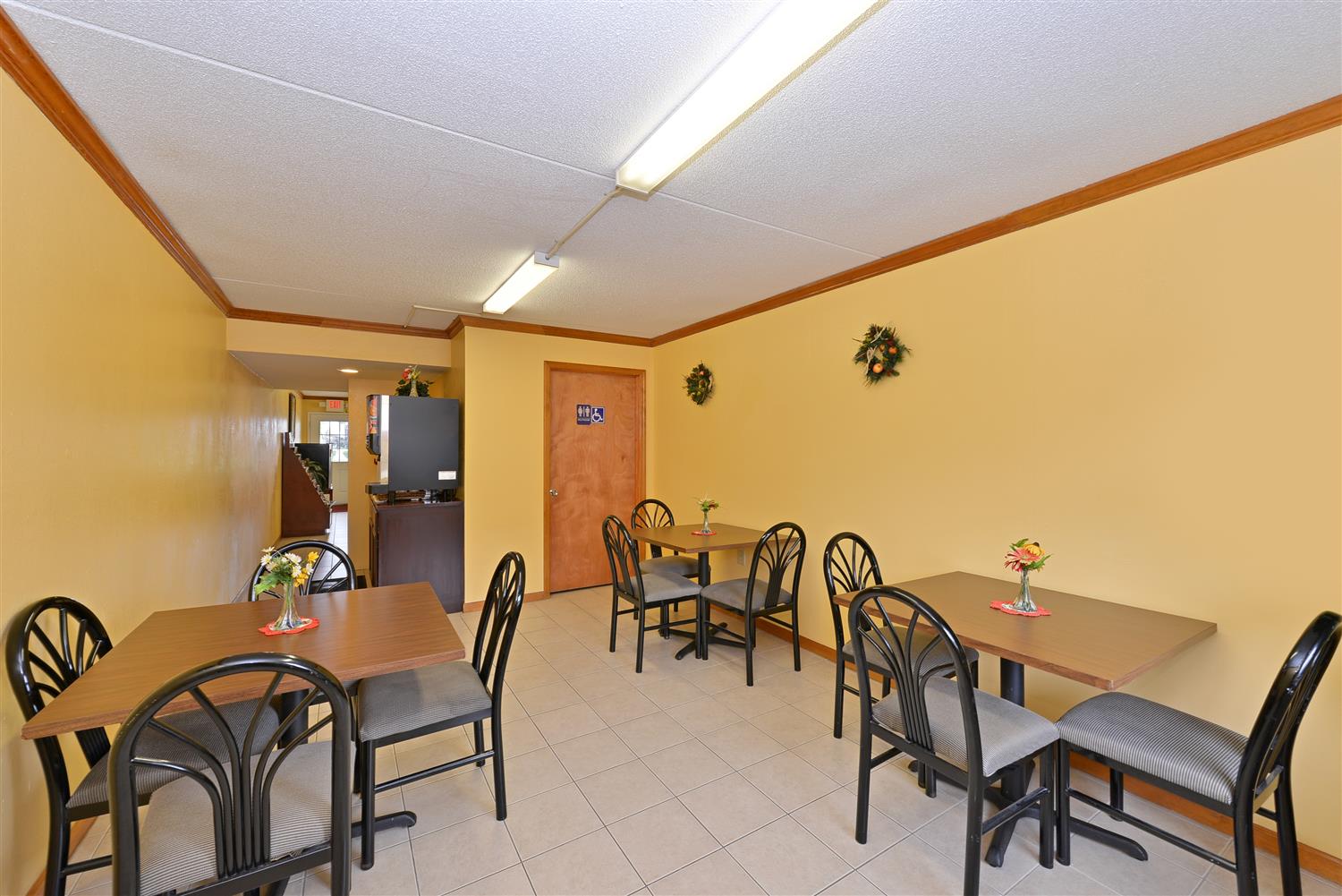Americas Best Value Inn Maumee Toledo 4/5