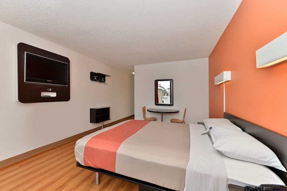 Motel6 Fort Worth, TX - Downtown East 22/52