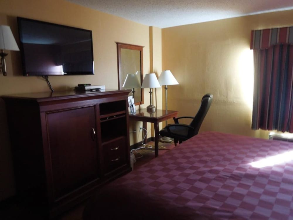 Ramada by Wyndham East Orange 19/24