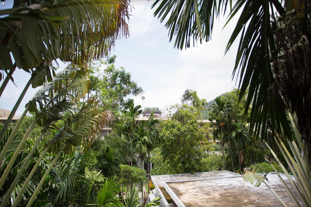 KATA POOLSIDE RESORT 61/67