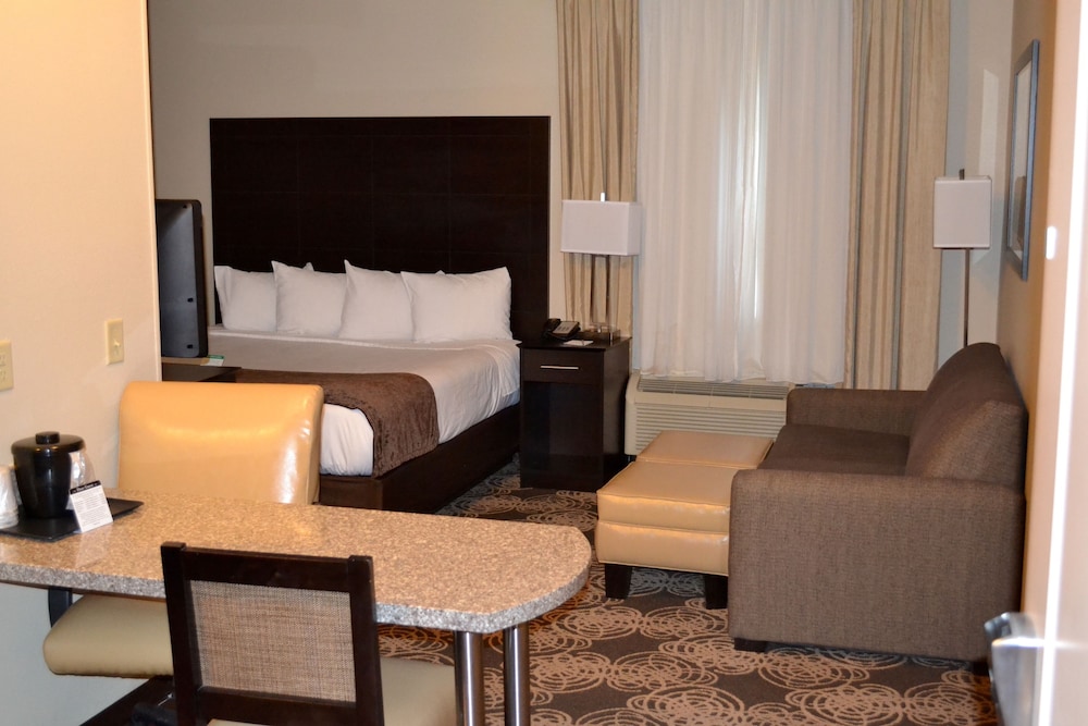 Landmark Suites 41/50