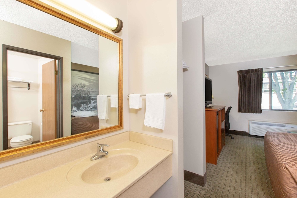 SureStay Plus by Best Western Grand Island 6/24