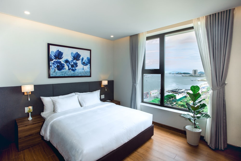 Glamour Hotel Da Nang 7/30