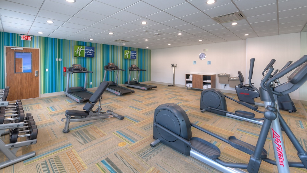 Holiday Inn Express Suites Tulsa Midtown 36/68