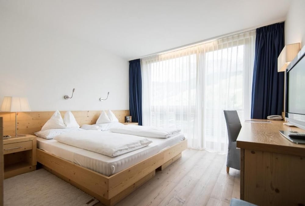 Alpine Hotel Ciasa Lara 6/40