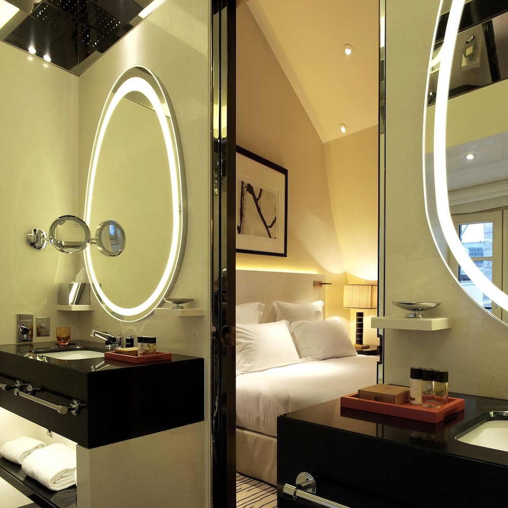 Hotel Montaigne 16/69