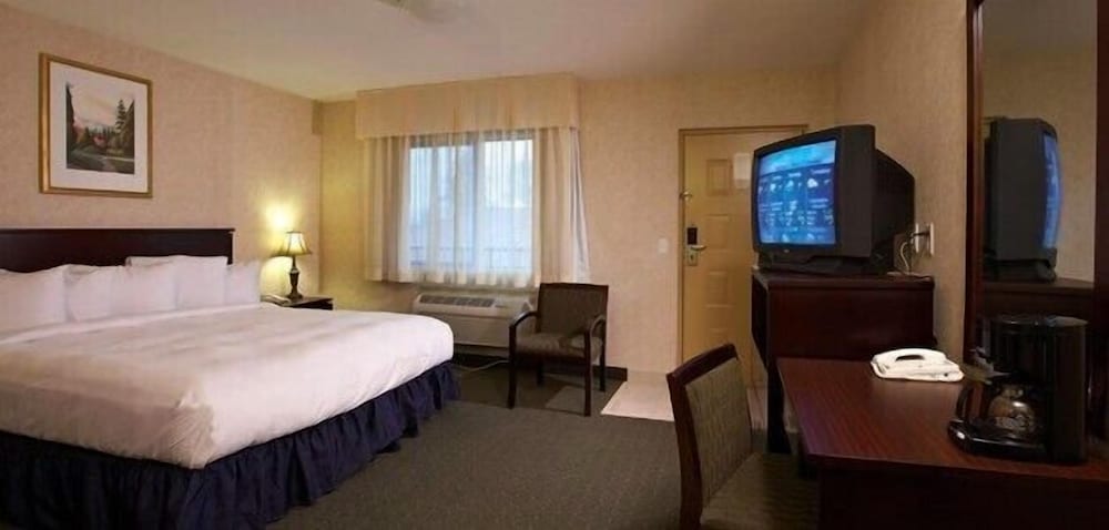 Langley Hwy Hotel 13/25