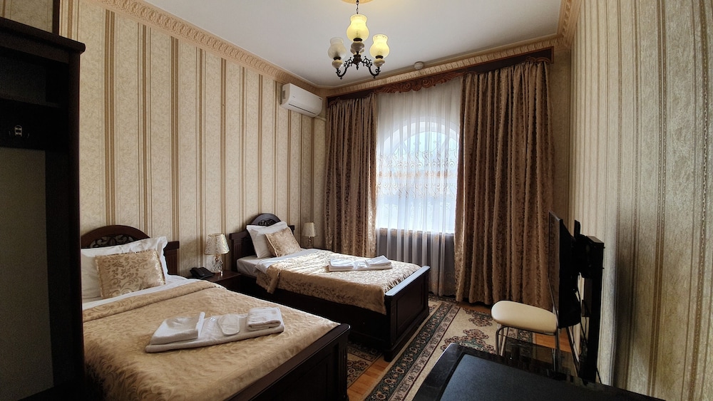 Sarbon Hotel 37/72