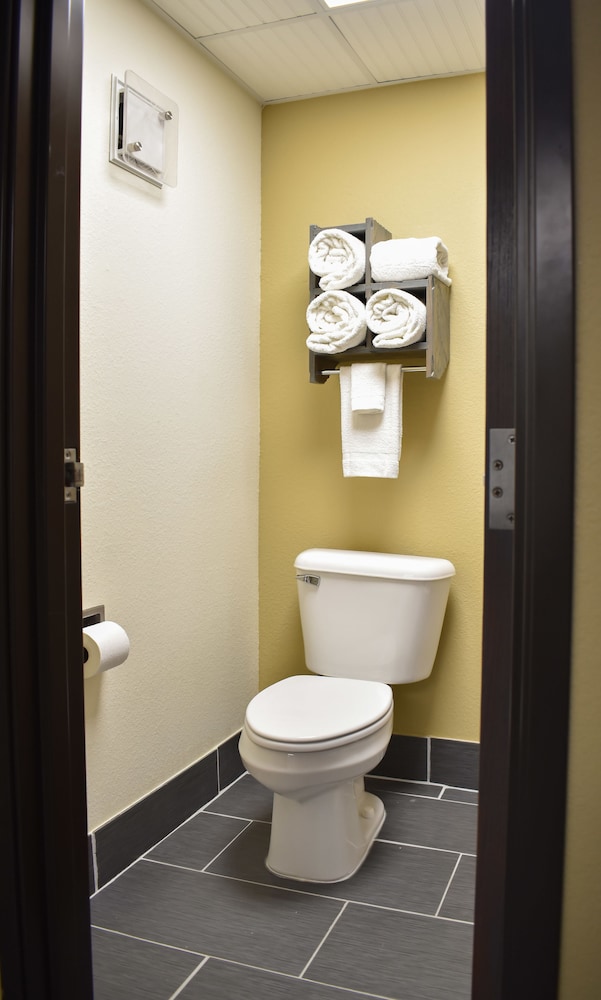 Travelodge by Wyndham Coffeyville 46/48