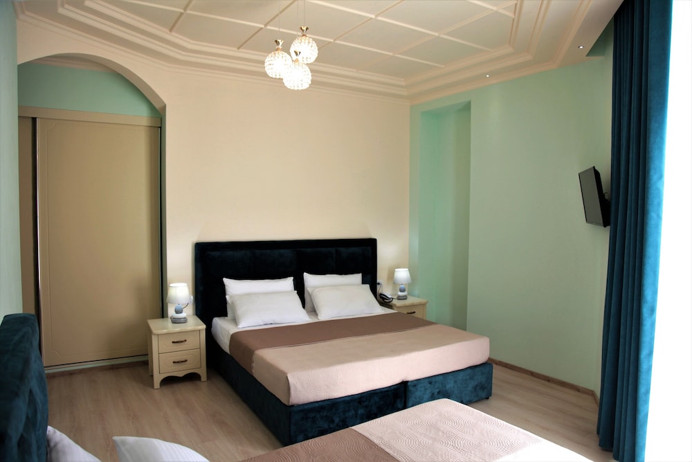 Hotel Veliera 14/70