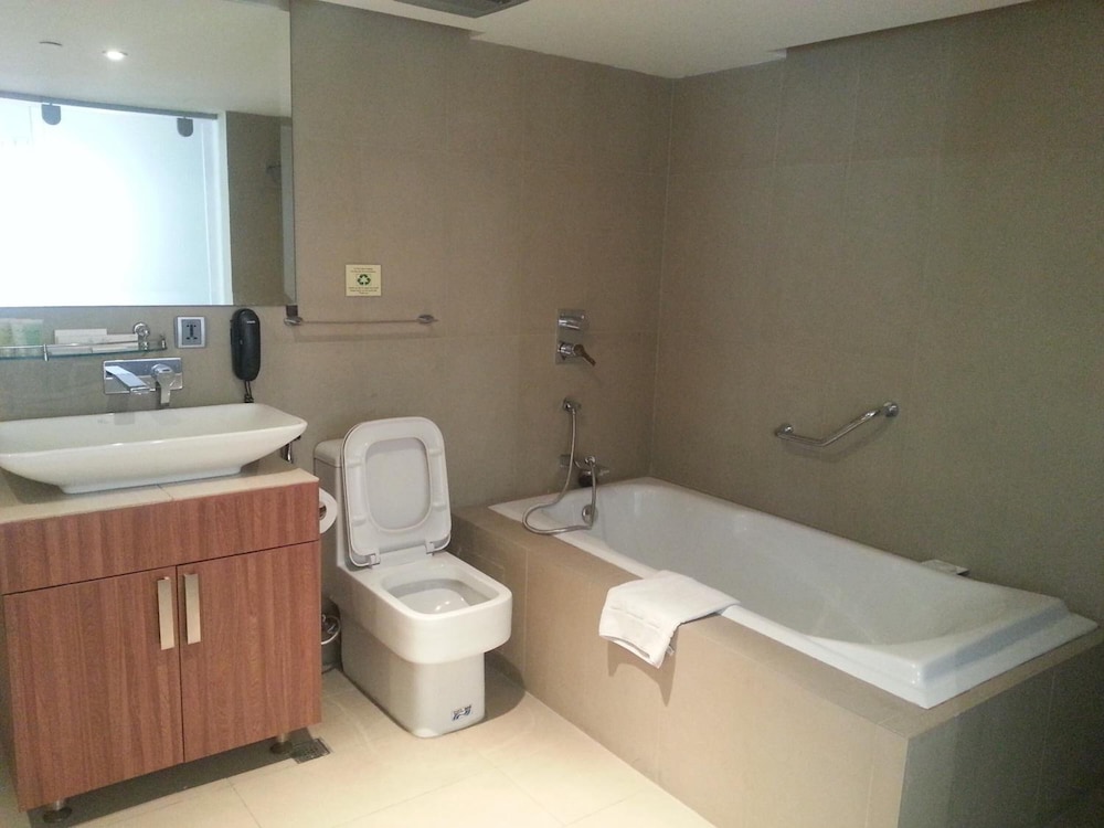 The E-Hotel Makati 15/59