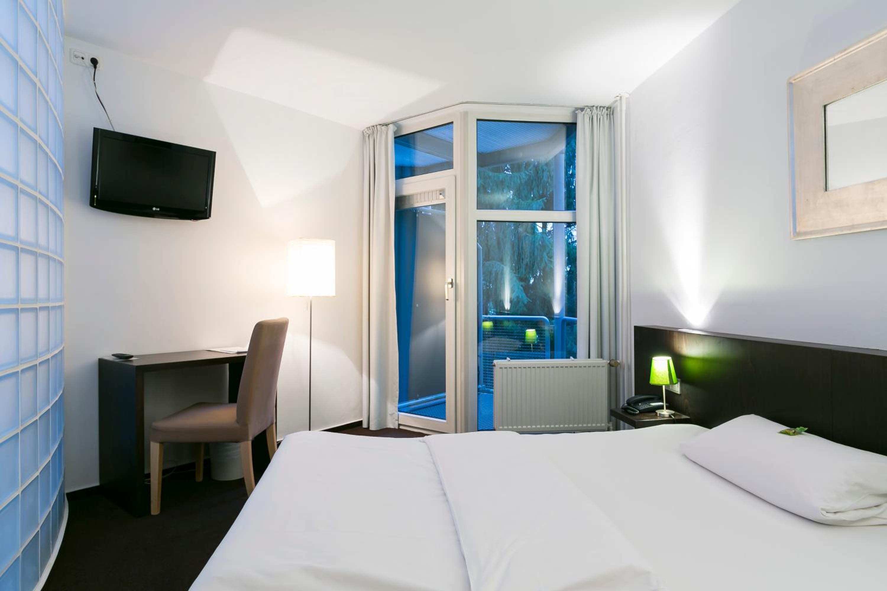 Budget, Single, Wald & Golfhotel Lottental 5/14