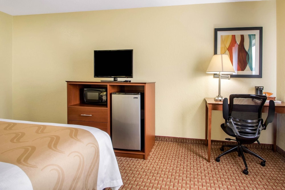 Comfort Inn & Suites Wisconsin Dells, WI 28/29