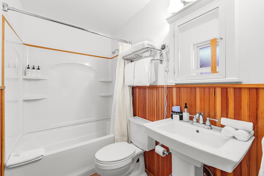 Placid Bay Hotel 45/50