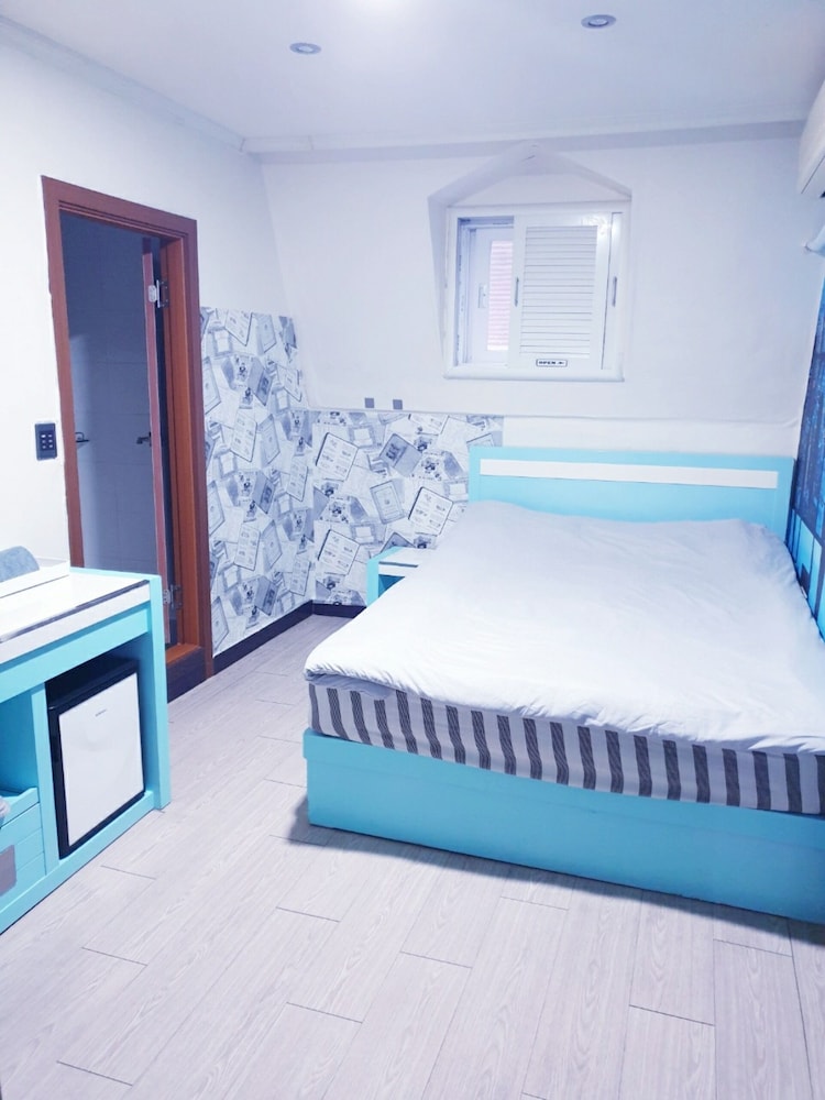 Oppa Hostel 24/50