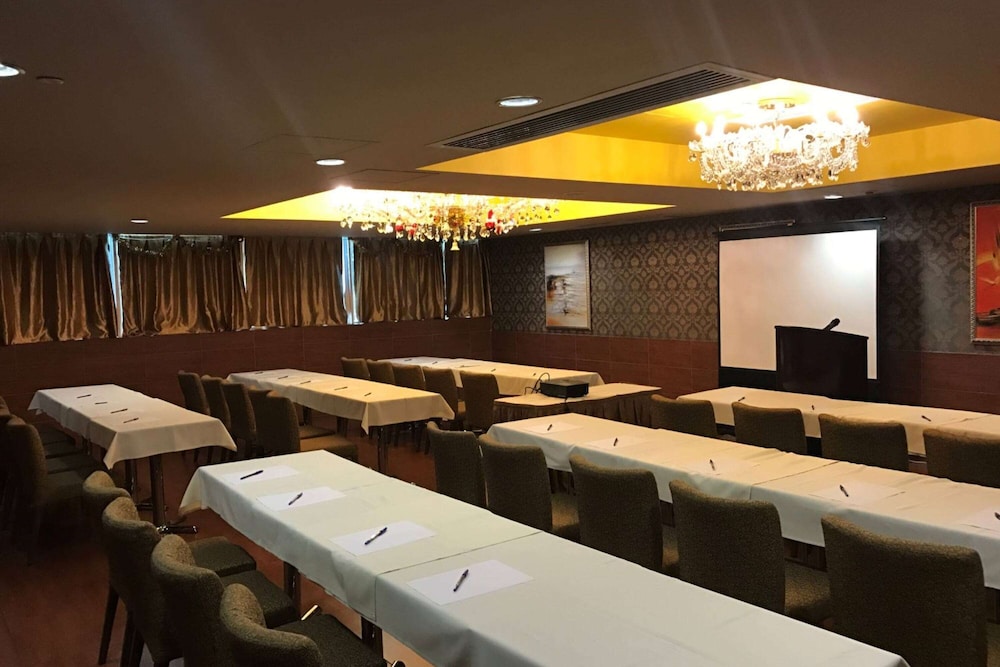 Ramada by Wyndham Hong Kong Grand 46/61