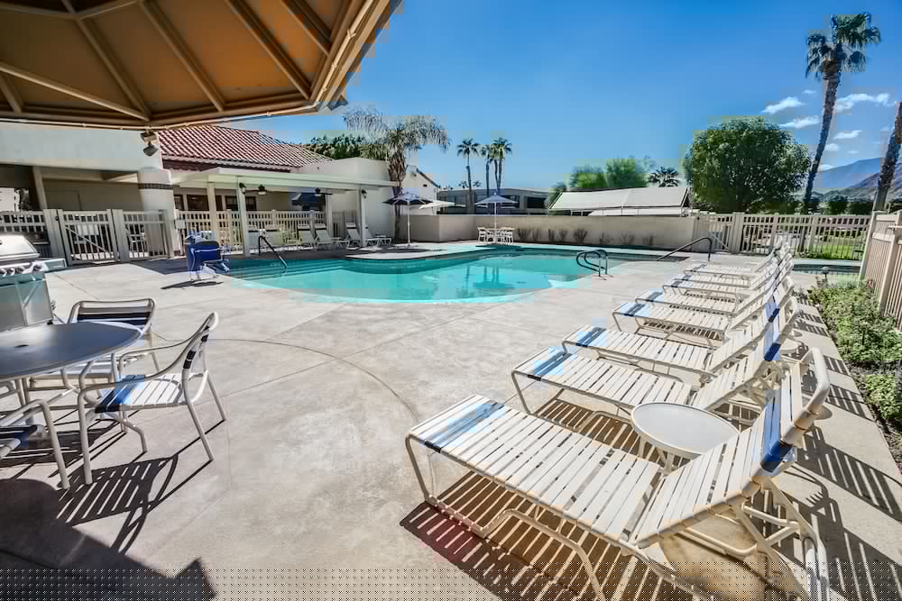Desert Breezes Resort 7/54
