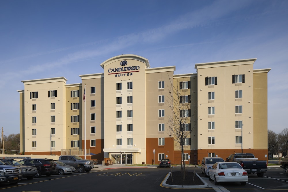Candlewood Suites Newark South University Area 1/28