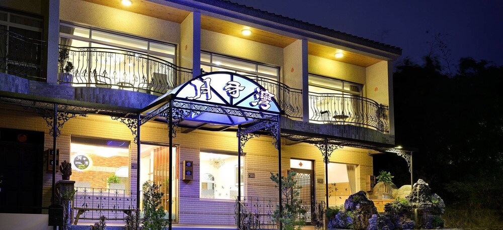 Lunatis Bay Hotel 5/50